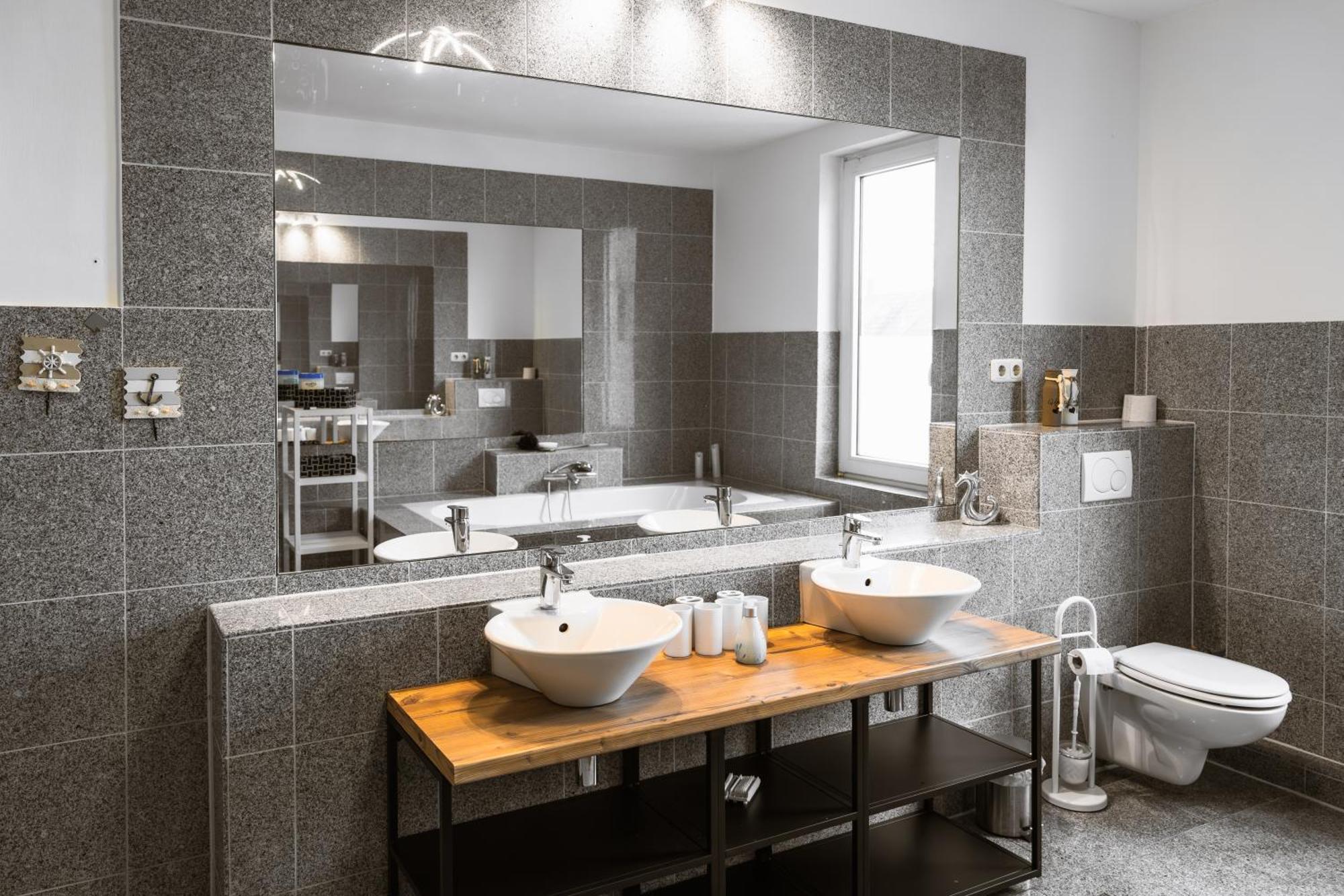 Exklusives Apartment Im Historischen Wohnhaus Mit Kamin, Bad & Viel Platz Bremerhaven Eksteriør bilde