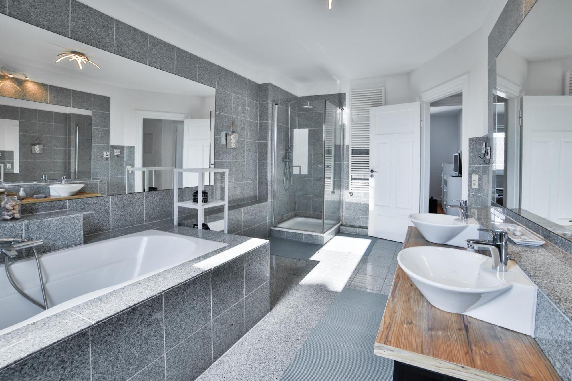 Exklusives Apartment Im Historischen Wohnhaus Mit Kamin, Bad & Viel Platz Bremerhaven Eksteriør bilde